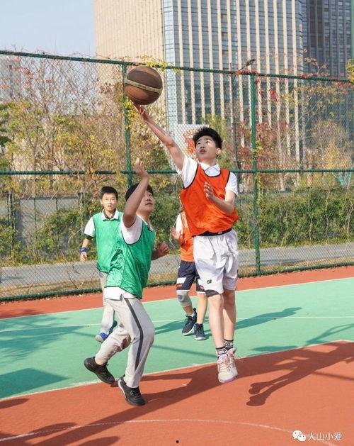 篮球博主吃瓜,揭秘博主吃瓜背后的真相